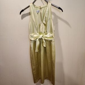 Kay Unger New York lime  100% silk body con sleeveless dress size 4